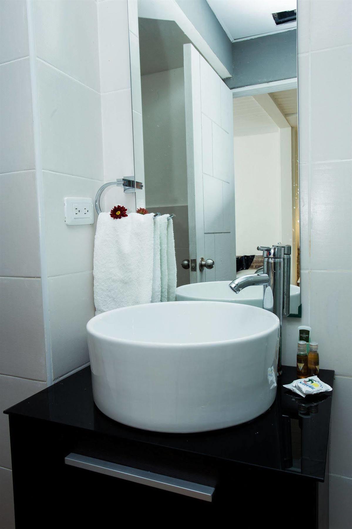 Hotel Portes 9 Санто Доминго Екстериор снимка